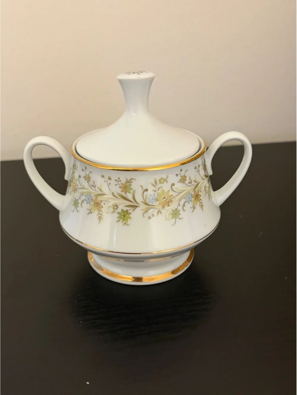 Noritake Andorra 2182 Covered Sugar Bowl Fine China Japan Floral Gold Trim